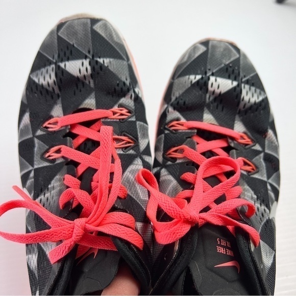 Nike Free 5.0 TR Fit 5 Print Black/White-Lava Glow womens size 8.5 - Picture 11 of 12